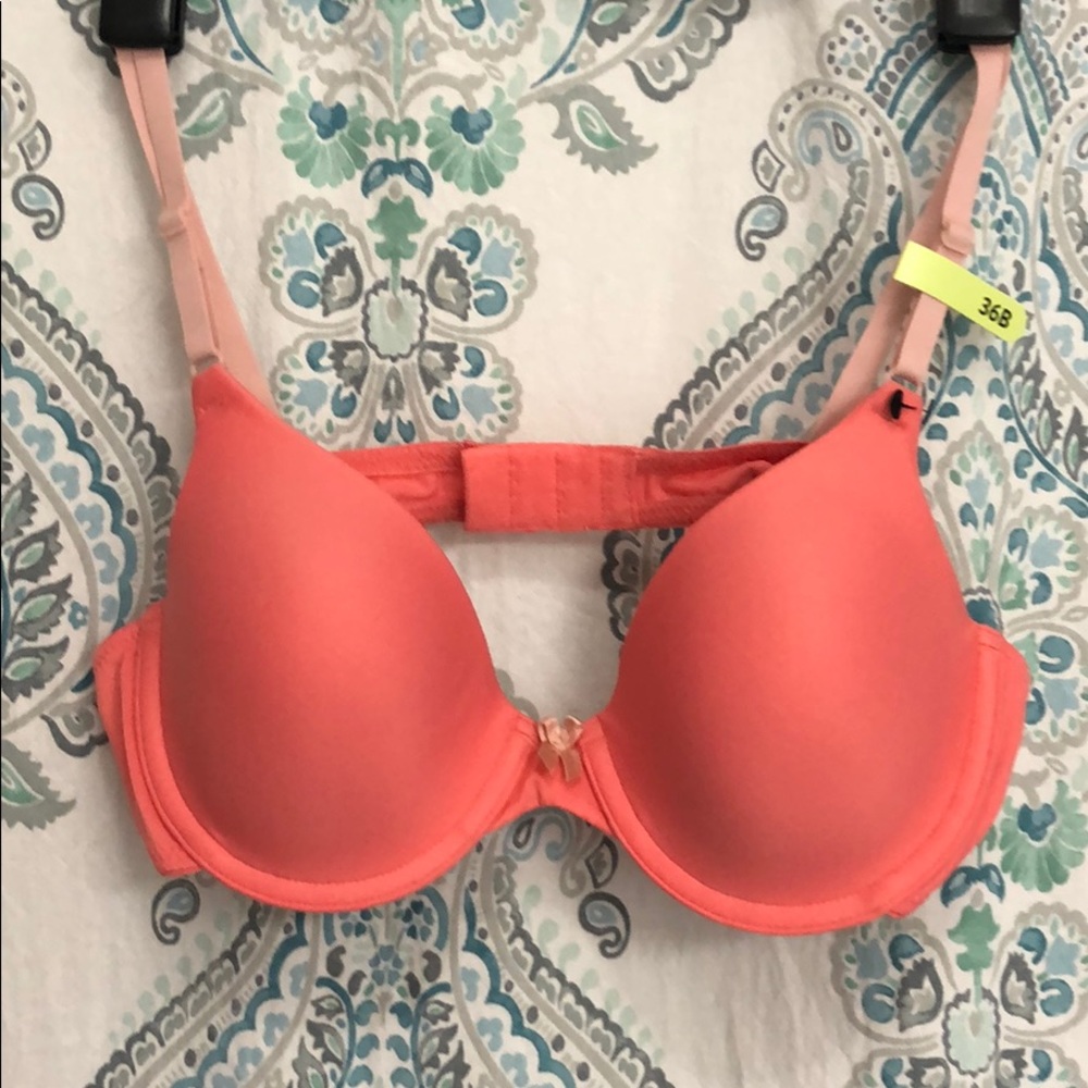 Brand NEW!! Maidenform bra 36B